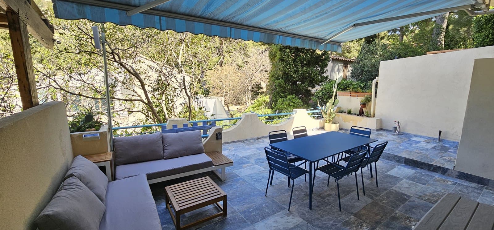 La terrasse, vue d'ensemble